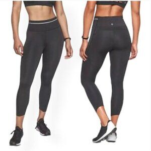 Athleta Sonic Capri Black w/ Raw Hem Sz Small